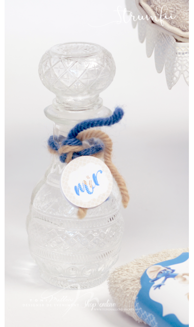 Trusou de botez cu broderie personalizata pentru baieti, Strumfii veseli 7